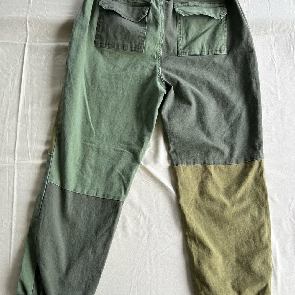 Woman pants - Picture 2 of 3